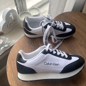Calvin Klein new sneakers black and white 7 1/2